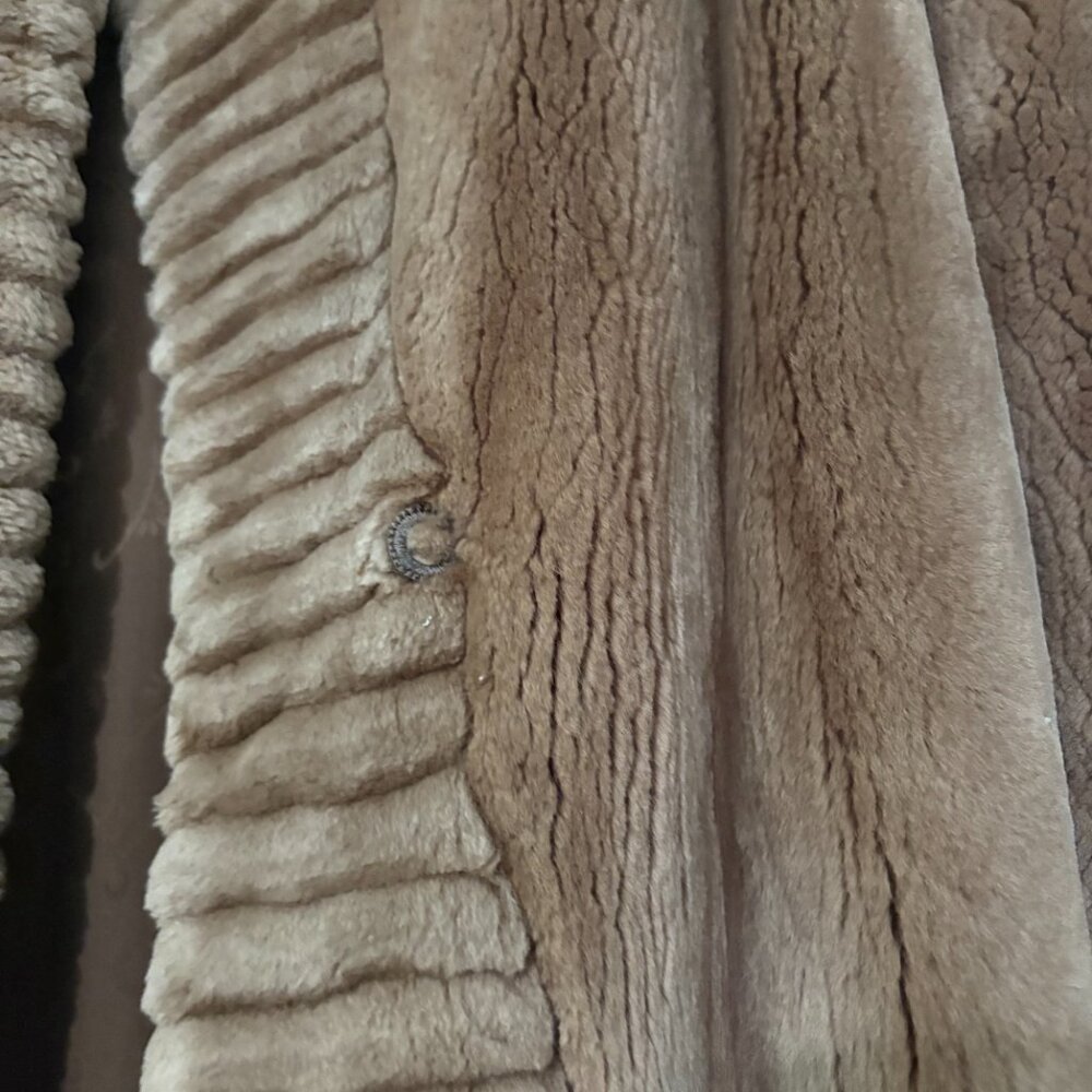 Sheared Beaver Jacket - Picture 5 of 6